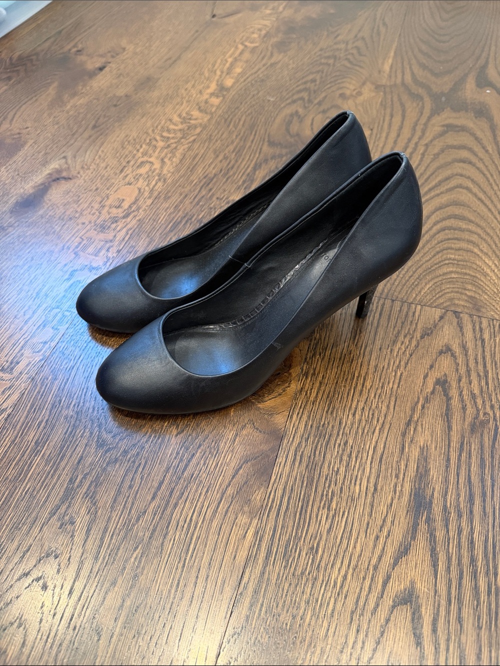 Tory Burch Black Women's Round-Toe Pumps